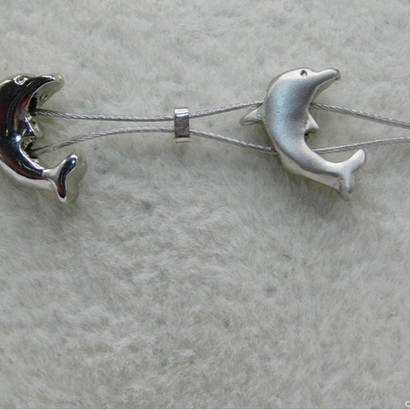 Double strand Dolphin Bracelet - Picture 2 of 4